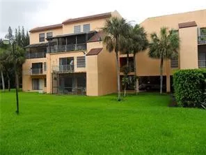 $2,300 | 430 Commodore Drive, Unit 210, Plantation, FL 33325