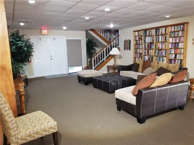 $2,300 | 430 Commodore Drive, Unit 210, Plantation, FL 33325