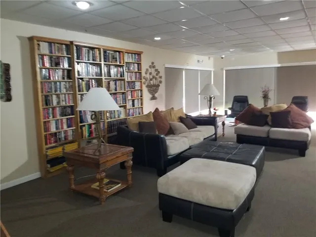 $2,300 | 430 Commodore Drive, Unit 210, Plantation, FL 33325