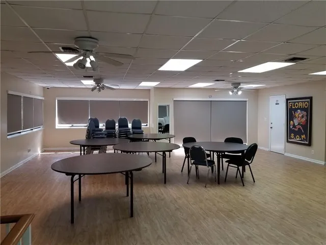 $2,300 | 430 Commodore Drive, Unit 210, Plantation, FL 33325