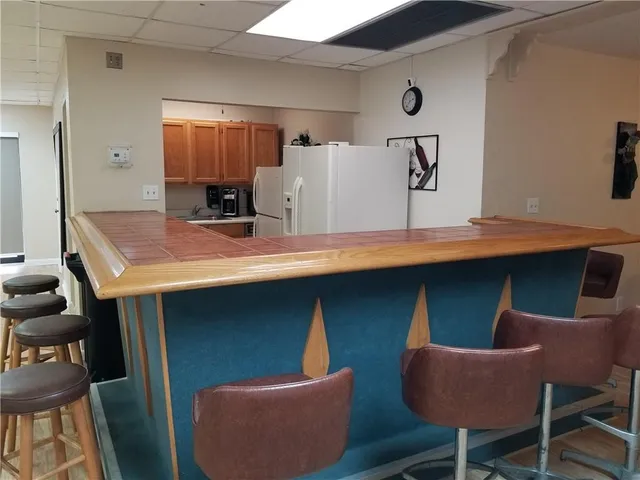 $2,300 | 430 Commodore Drive, Unit 210, Plantation, FL 33325