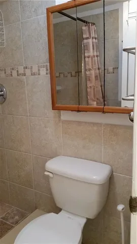 $2,300 | 430 Commodore Drive, Unit 210, Plantation, FL 33325