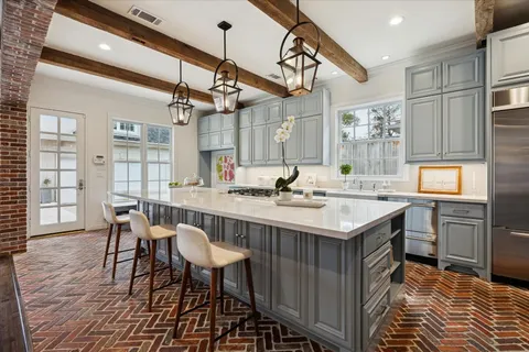 $2,700,000 | 6429 Rutgers Avenue, West University Place, TX 77005