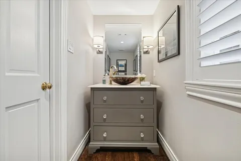 $2,700,000 | 6429 Rutgers Avenue, West University Place, TX 77005