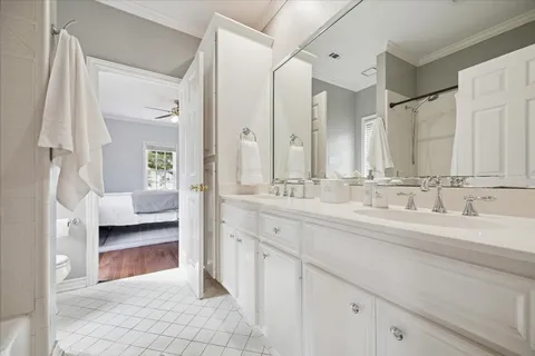 $2,700,000 | 6429 Rutgers Avenue, West University Place, TX 77005