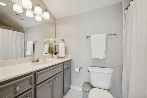 $2,700,000 | 6429 Rutgers Avenue, West University Place, TX 77005