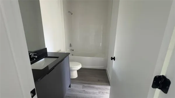 a view of empty room with window