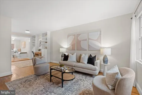 $899,000 | 546 East Nelson Avenue, Alexandria, VA 22301