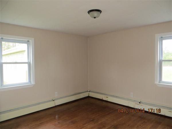 62 Chipaway Road Freetown, MA 02717 - Photo 12 of 14 an empty room with a window