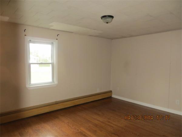 62 Chipaway Road Freetown, MA 02717 - Photo 8 of 14 a room with a window