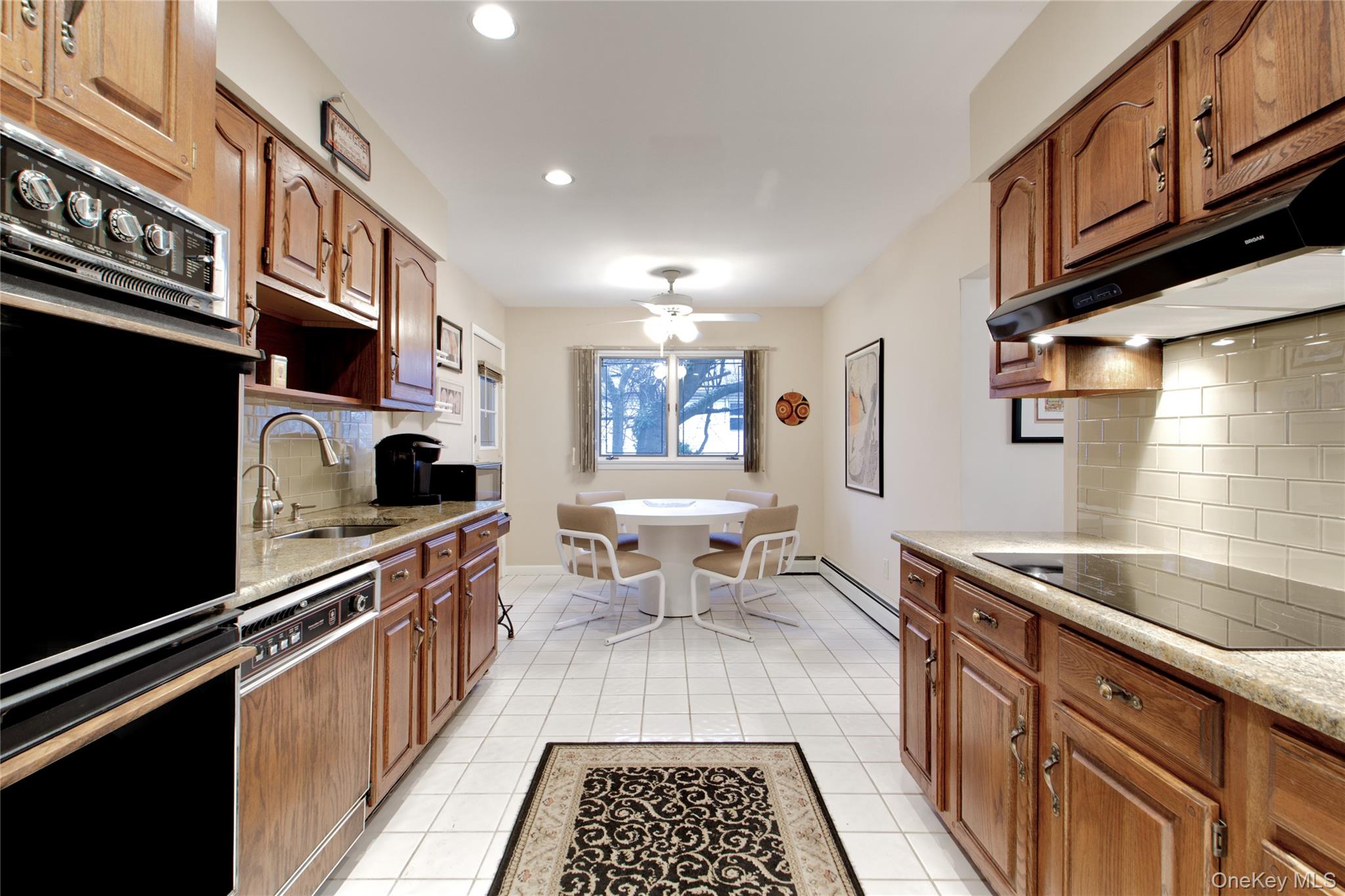 1066 Cedarhurst Street Valley Stream, NY 11581 - Photo 12 of 26