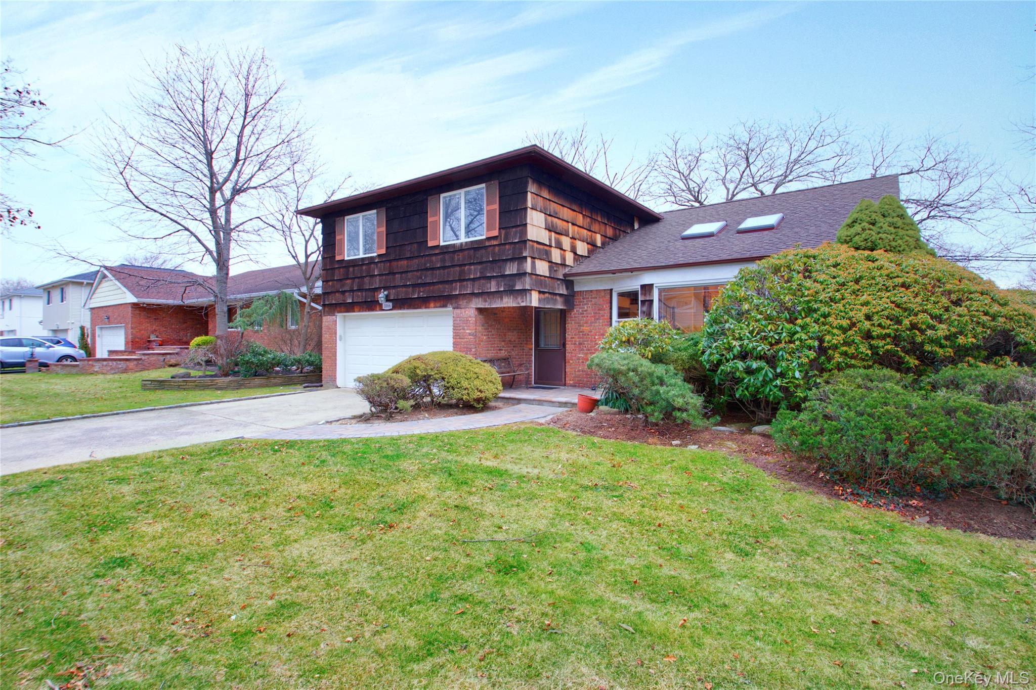 1066 Cedarhurst Street Valley Stream, NY 11581 - Photo 2 of 26