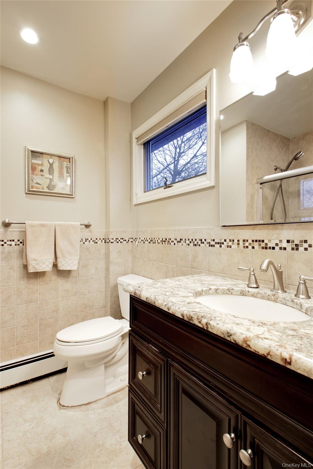 1066 Cedarhurst Street Valley Stream, NY 11581 - Photo 21 of 26