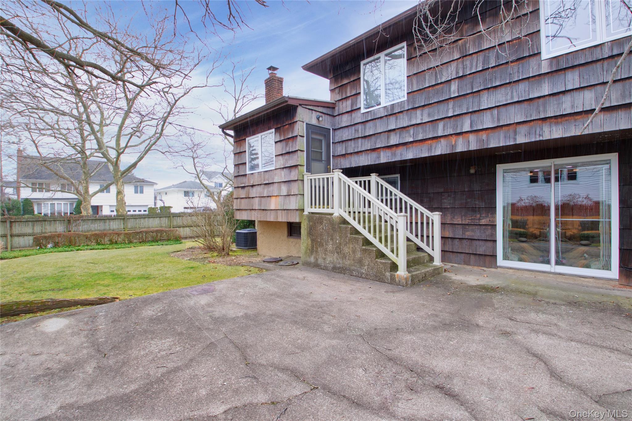 1066 Cedarhurst Street Valley Stream, NY 11581 - Photo 4 of 26