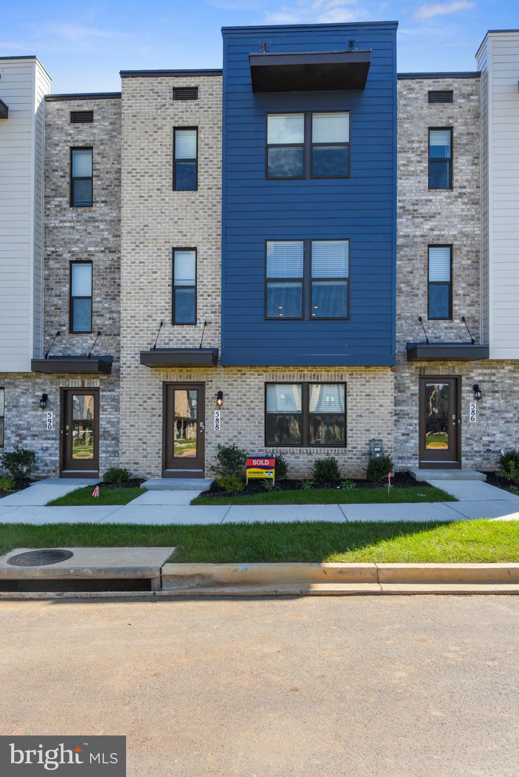 463 Tiller Street Frederick, MD 21701 - Photo 3 of 24