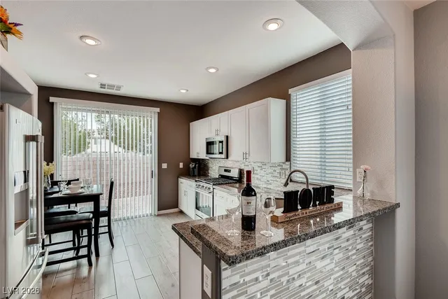 $2,000 | 8061 Palace Monaco Avenue, Las Vegas, NV 89117