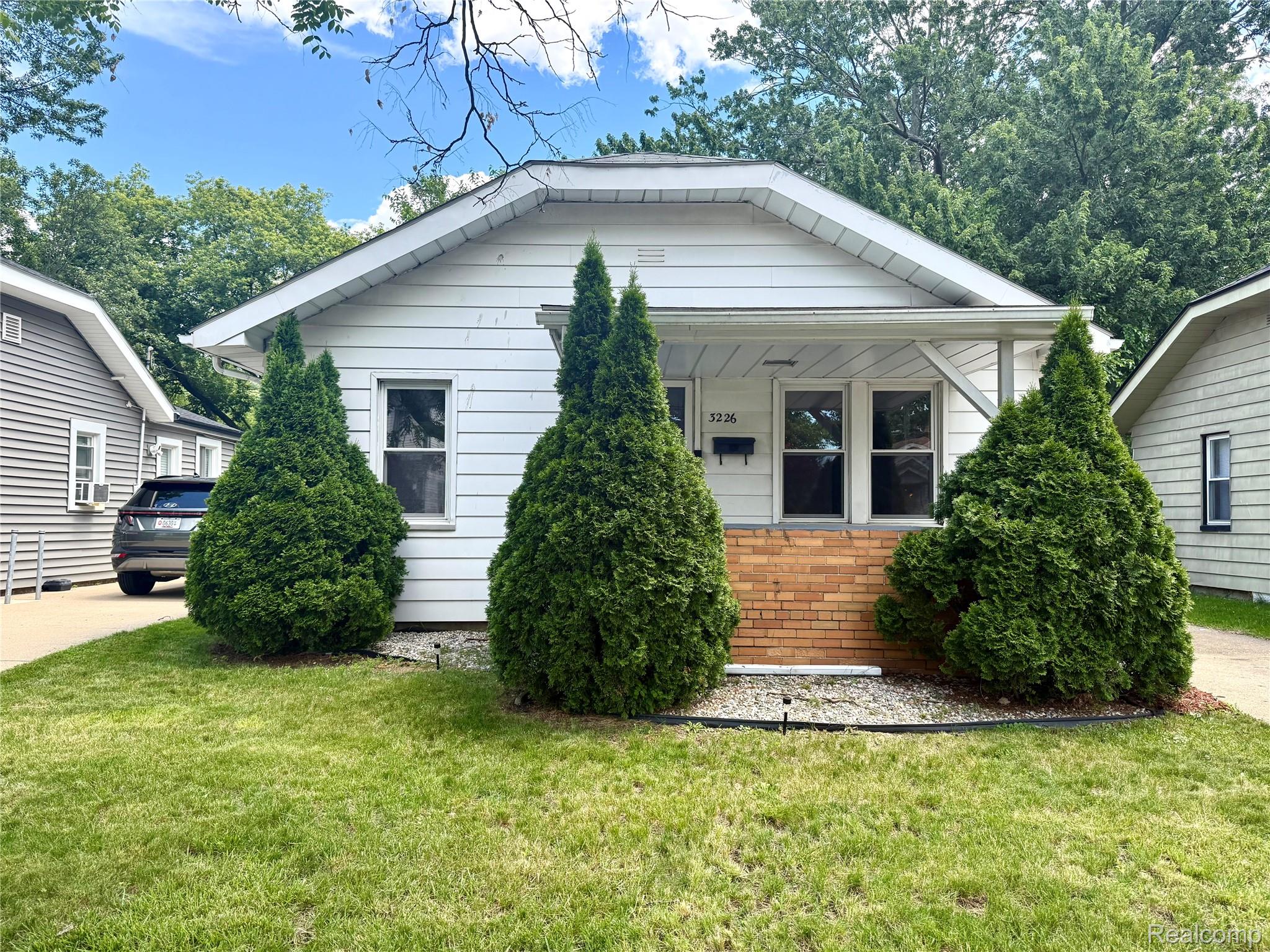 3226 Grayson Street Ferndale, MI 48220 - Photo 1 of 18 Welcome to 3226 Grayson!