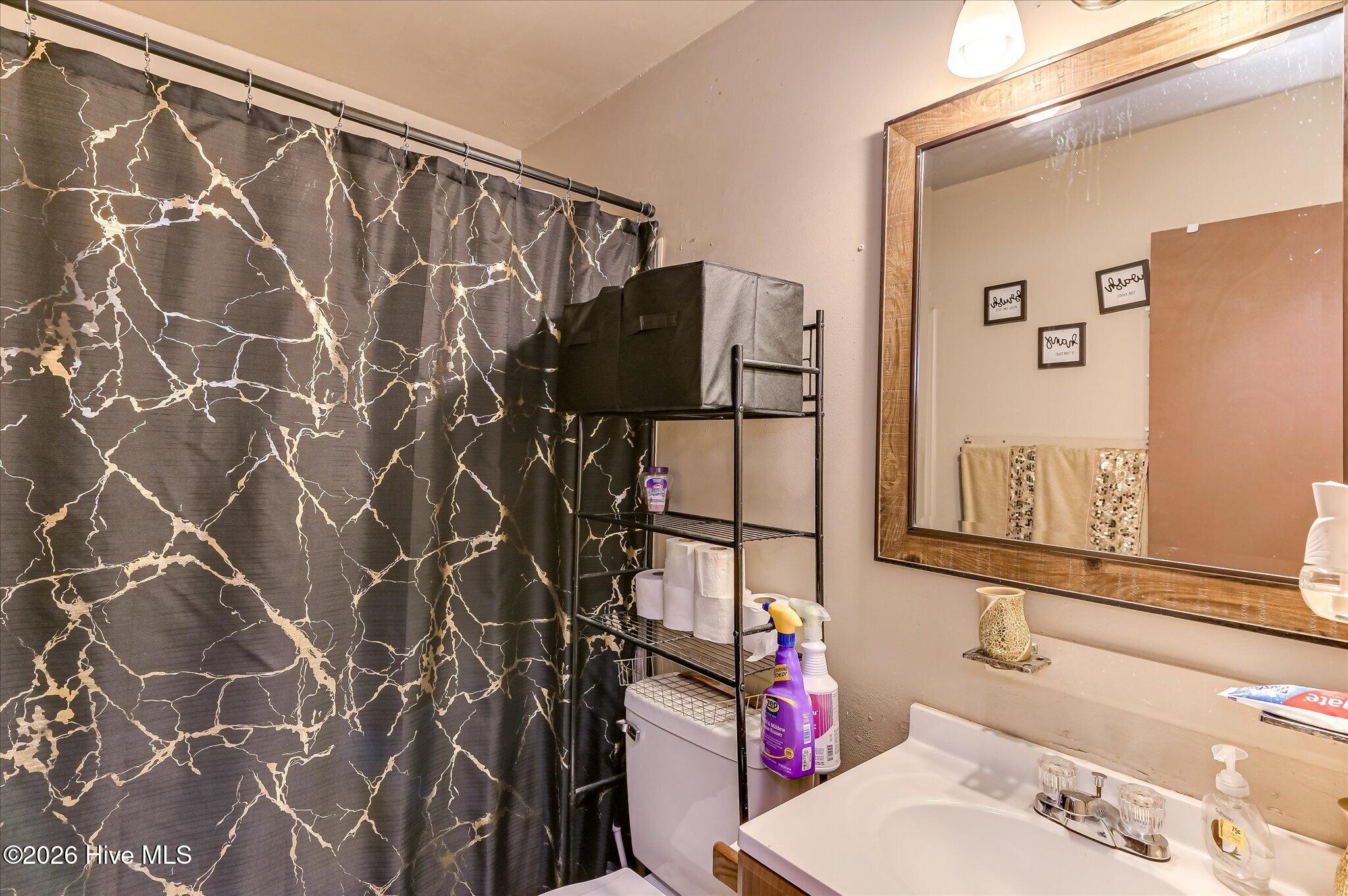 247 Downing Street Thomson, GA 30824 - Photo 19 of 27 Full Bath