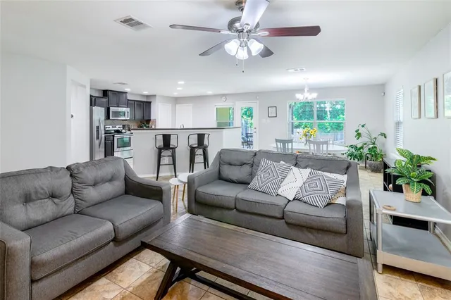 $2,200 | 904 Strickling Drive, Pflugerville, TX 78660