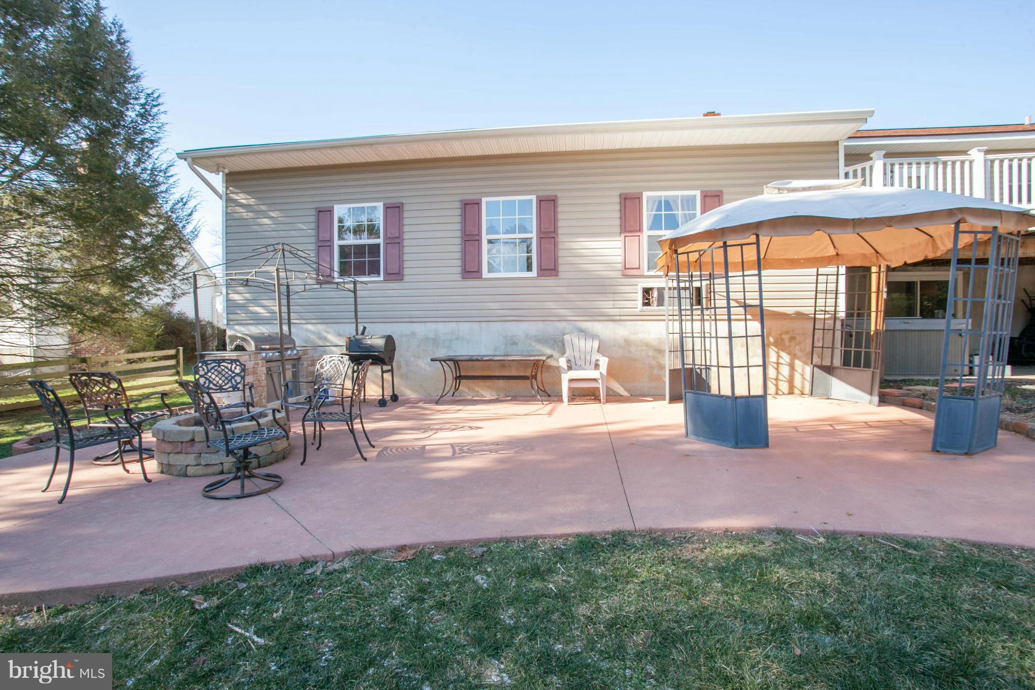 2225 Ridgemont Drive Finksburg, MD 21048 - Photo 3 of 30 Entertainer's Patio
