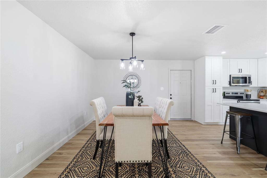 2711 Washington Road Valrico, FL 33594 - Photo 16 of 61