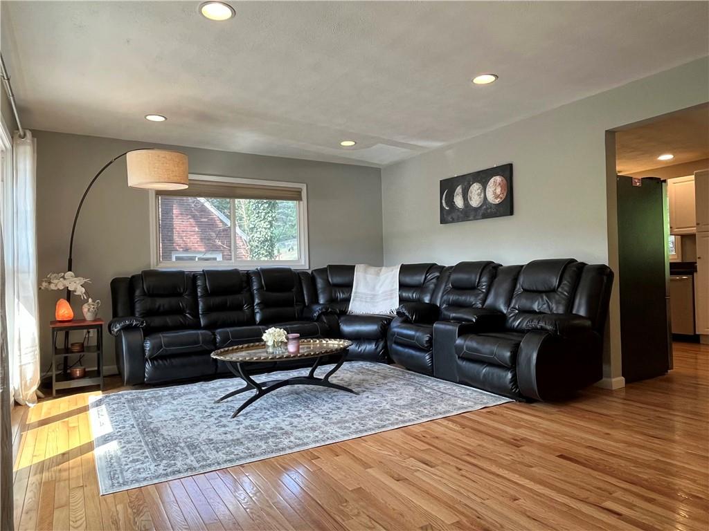 5755 Library Road Bethel Park, PA 15102 - Photo 3 of 24 Gallery Image 3