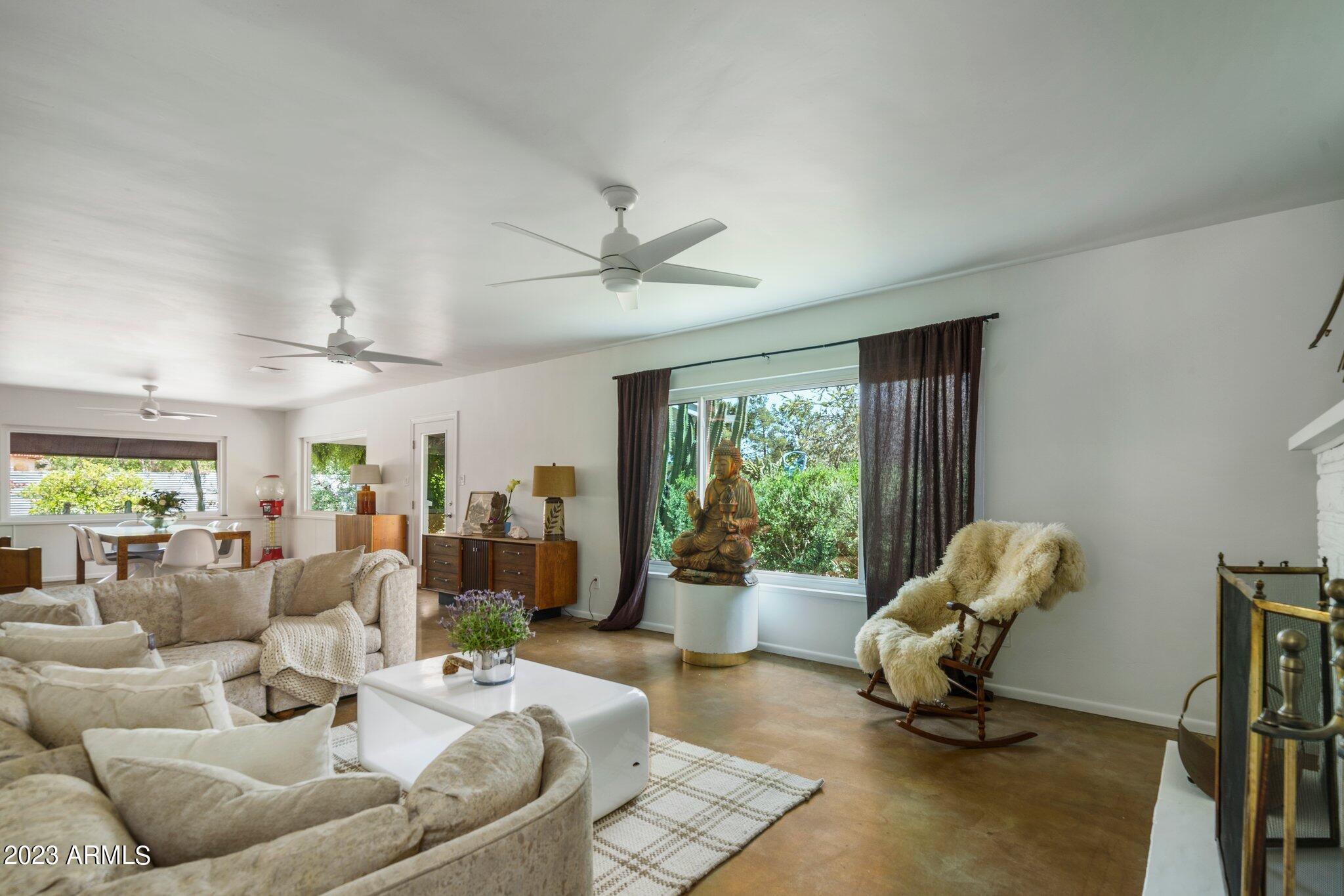 3350 East Vineyard Road Phoenix, AZ 85042 - Photo 19 of 91 Living room 1