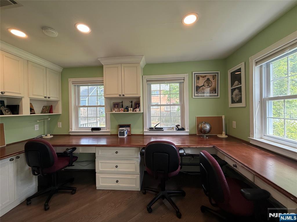 121 Newcomb Road Tenafly, NJ 07670 - Photo 15 of 28