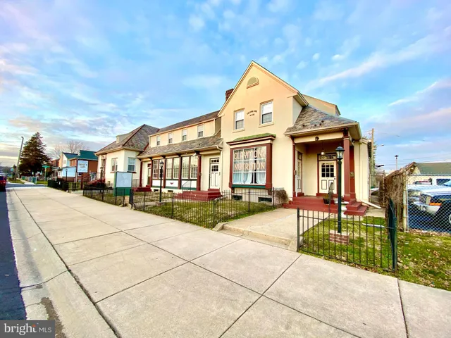 $1,999,999 | 8 Commonwealth Avenue, Claymont, DE 19703