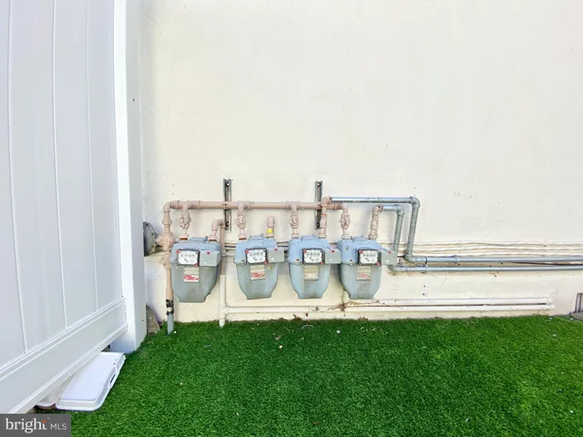 $1,999,999 | 8 Commonwealth Avenue, Claymont, DE 19703