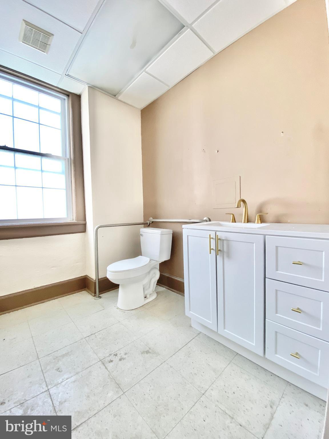 8 Commonwealth Avenue Claymont, DE 19703 - Photo 33 of 138