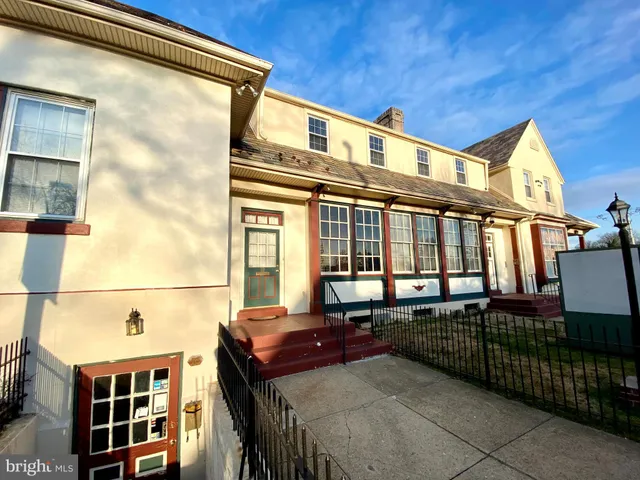 $1,999,999 | 8 Commonwealth Avenue, Claymont, DE 19703