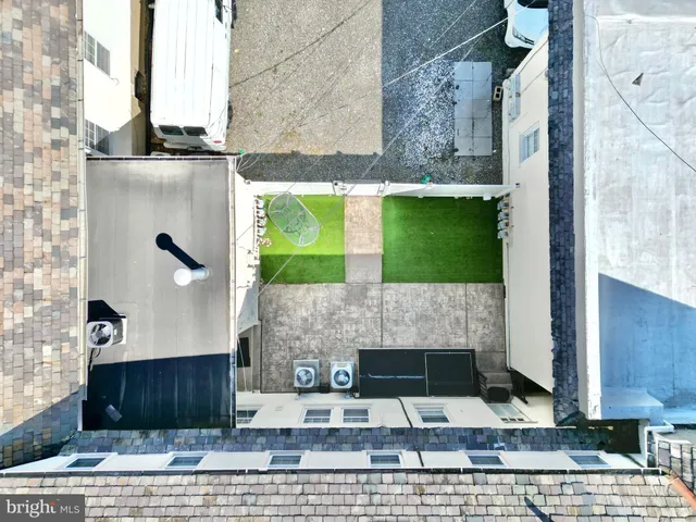 $1,999,999 | 8 Commonwealth Avenue, Claymont, DE 19703