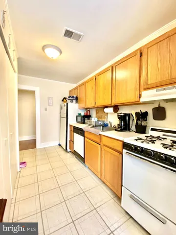 $1,999,999 | 8 Commonwealth Avenue, Claymont, DE 19703