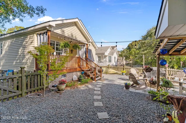 $469,750 | 212 Northeast 33rd Street, Oak Island, NC 28465