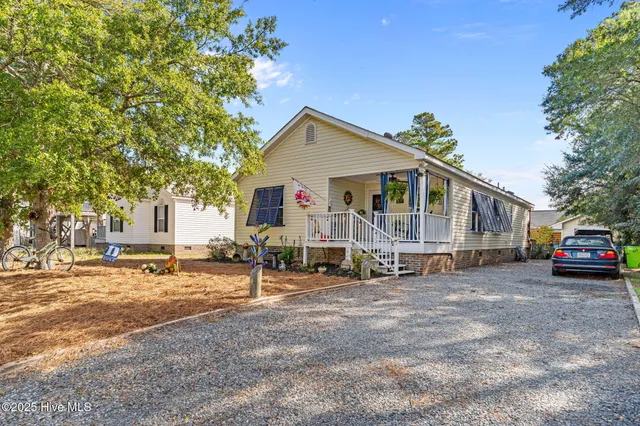 $469,750 | 212 Northeast 33rd Street, Oak Island, NC 28465