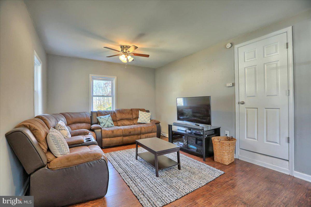 905 Conewago Creek Road Manchester, PA 17345 - Photo 5 of 18 Gallery Image 5
