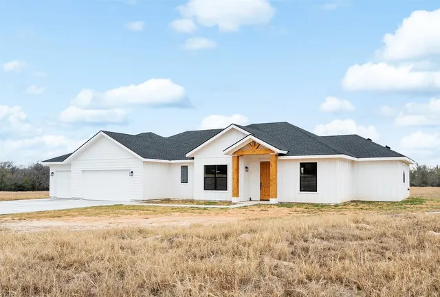 $550,000 | 16544 Fm 112, Thrall, TX 76578