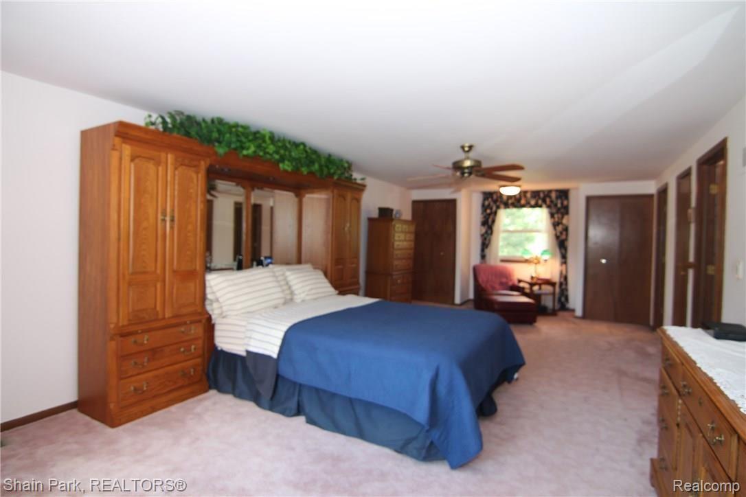 2436 Lassiter Drive Rochester, MI 48309 - Photo 24 of 55 Huge Master Bedroom Suite