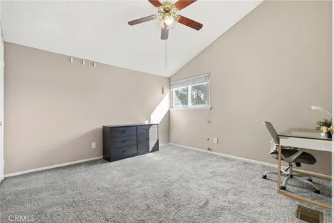 $949,999 | 23943 Vía Flamenco, Valencia, CA 91355