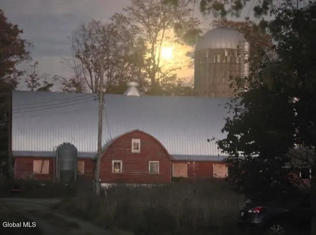 $700,000 | 2090 Highway 20, Carlisle, NY 12043