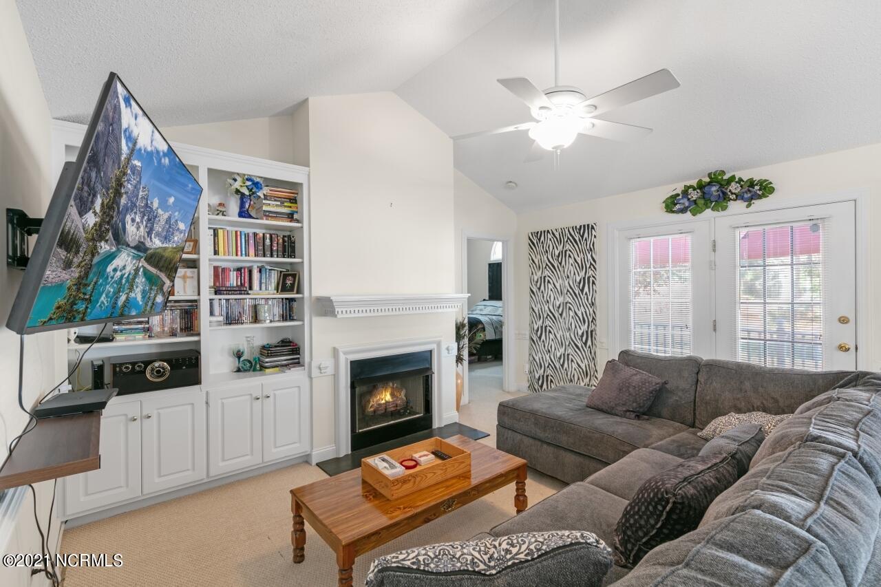 10272 Chestnut Ridge Road Bailey, NC 27807 - Photo 5 of 35 Great Room 2