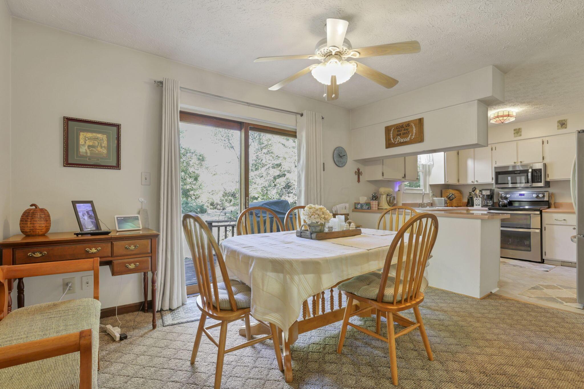 1138 Patterson Road Southwest Pataskala, OH 43062 - Photo 5 of 51 Dining area