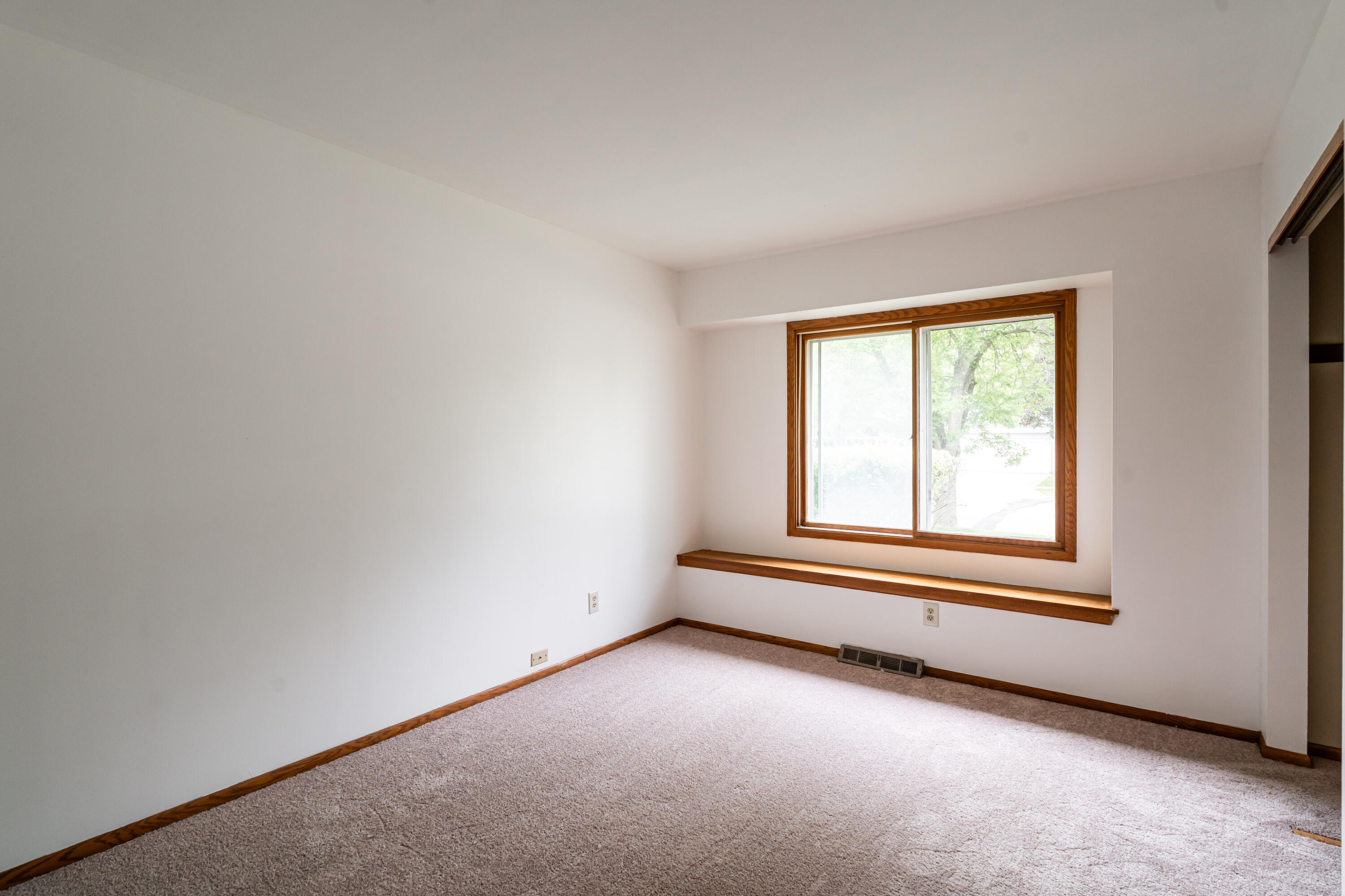 1825 Wolf Road Waukesha, WI 53186 - Photo 27 of 38 DSC01642