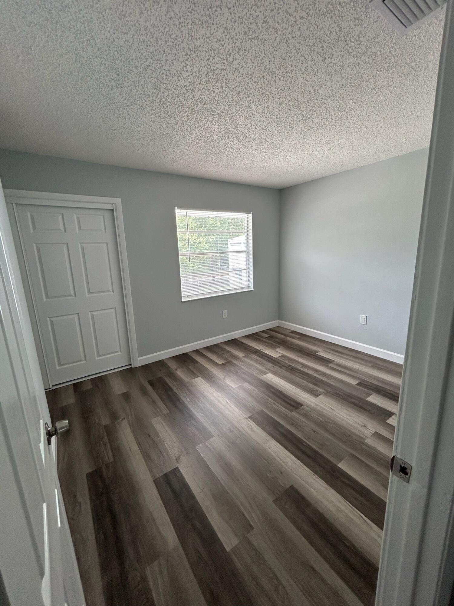 622 South 11th Street, Unit 7 Fort Pierce, FL 34950 - Photo 31 of 42 thumbnail_IMG_3576