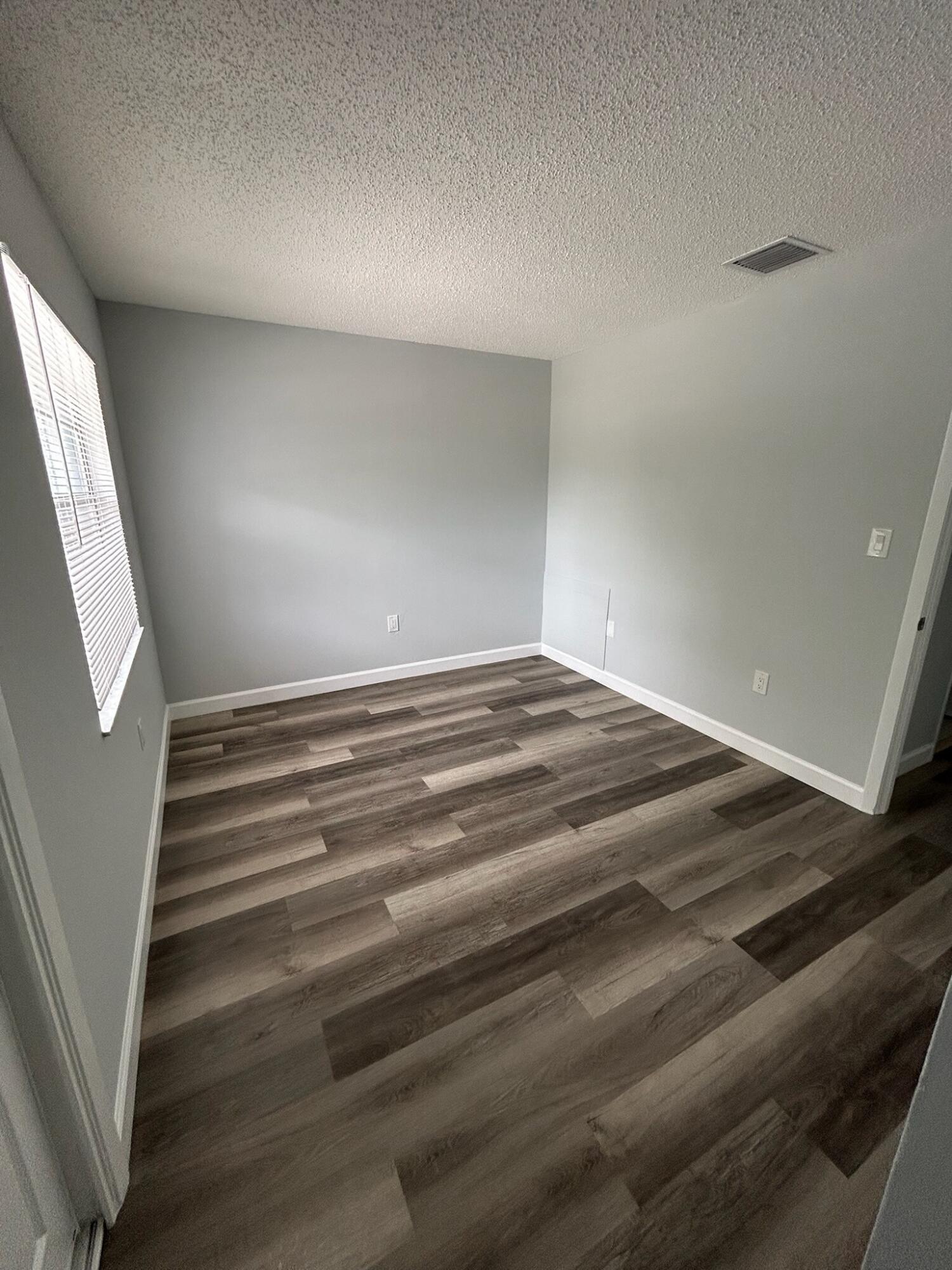 622 South 11th Street, Unit 7 Fort Pierce, FL 34950 - Photo 33 of 42 thumbnail_IMG_3578 (1)