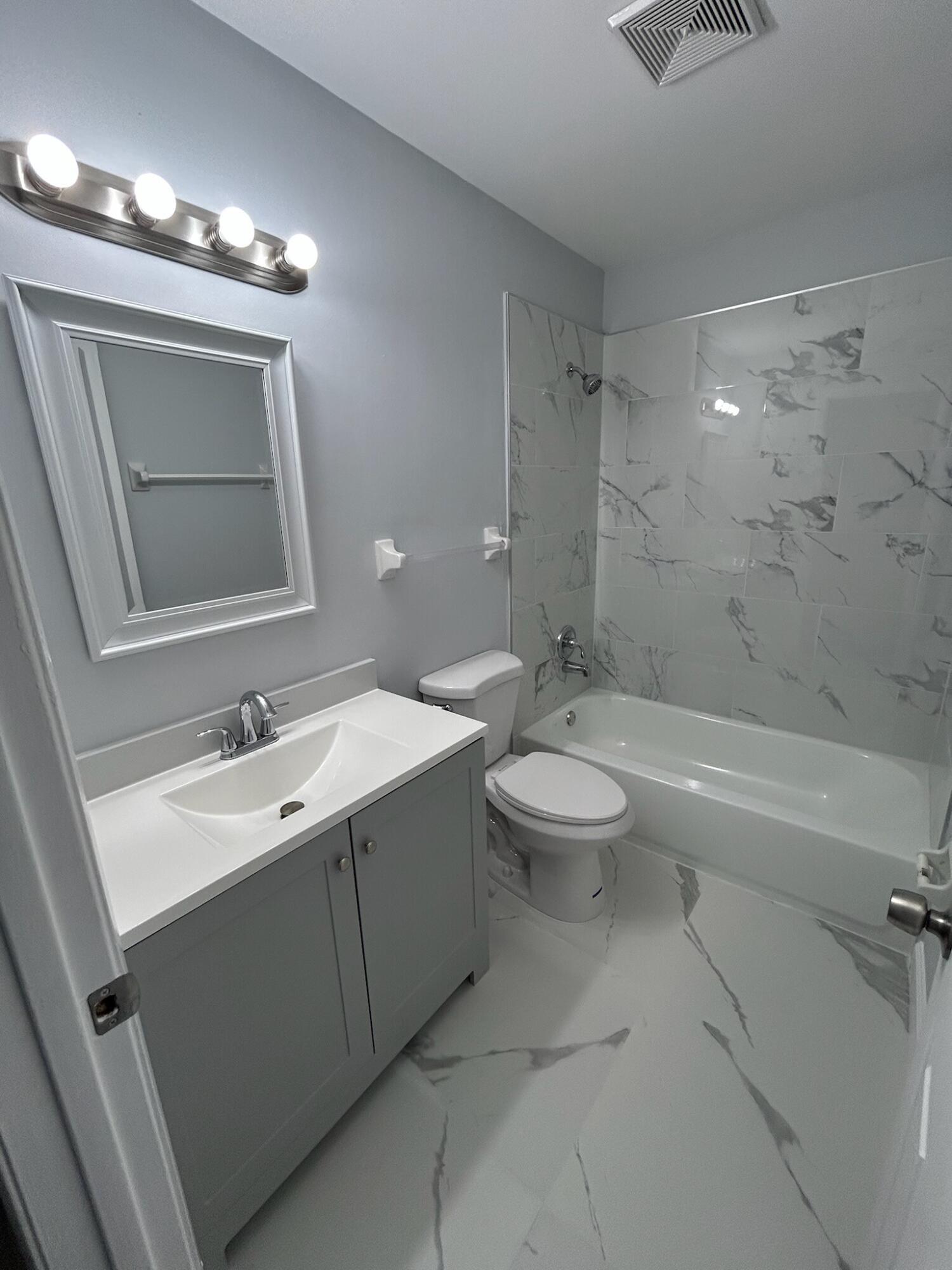 622 South 11th Street, Unit 7 Fort Pierce, FL 34950 - Photo 37 of 42 thumbnail_IMG_3579