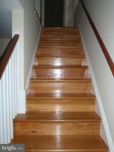 6004 Craig Street Springfield, VA 22150 - Photo 8 of 18 Staircase