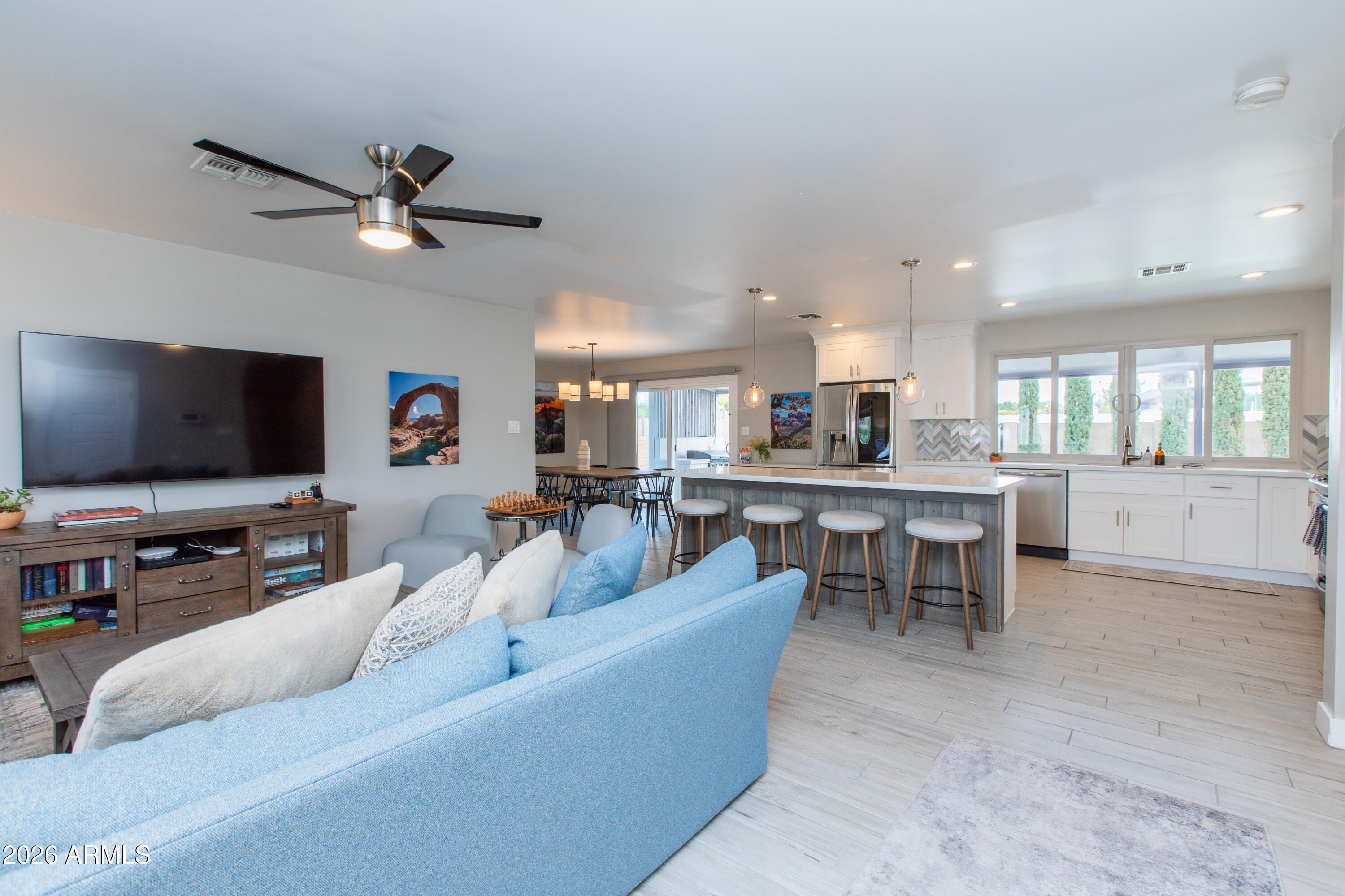 5541 East Cheery Lynn Road Phoenix, AZ 85018 - Photo 11 of 69 Entrance