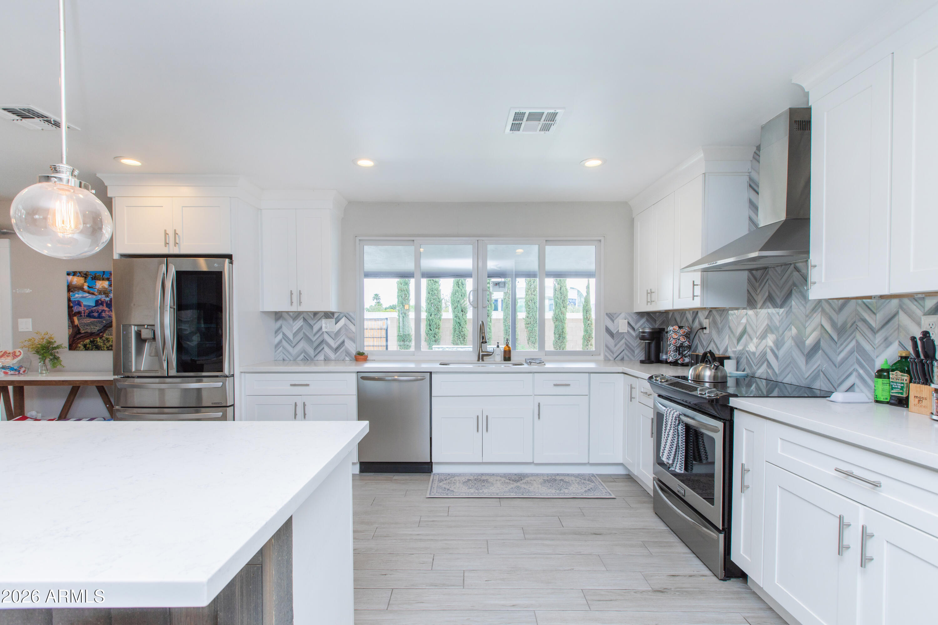 5541 East Cheery Lynn Road Phoenix, AZ 85018 - Photo 16 of 69 Kitchen-2